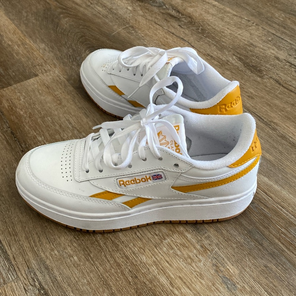 Reebok Classics size 7